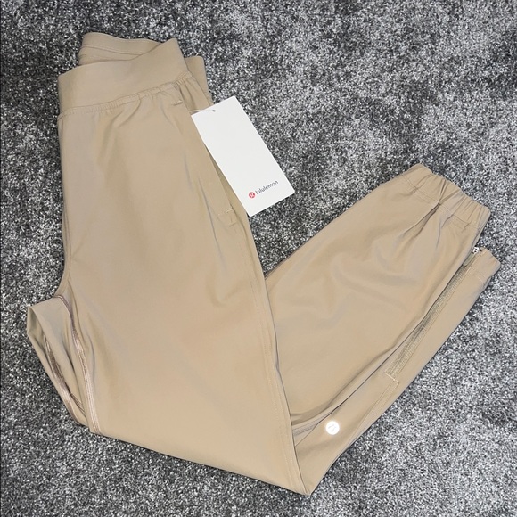 lululemon athletica Pants - Lululemon Adapted State HR Jogger *Short Women’s Size 2- NWT